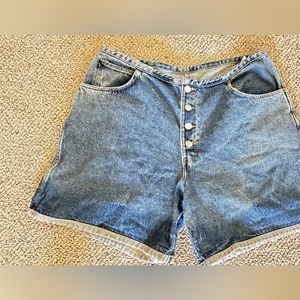 Cute button fly Jean shorts Size 14